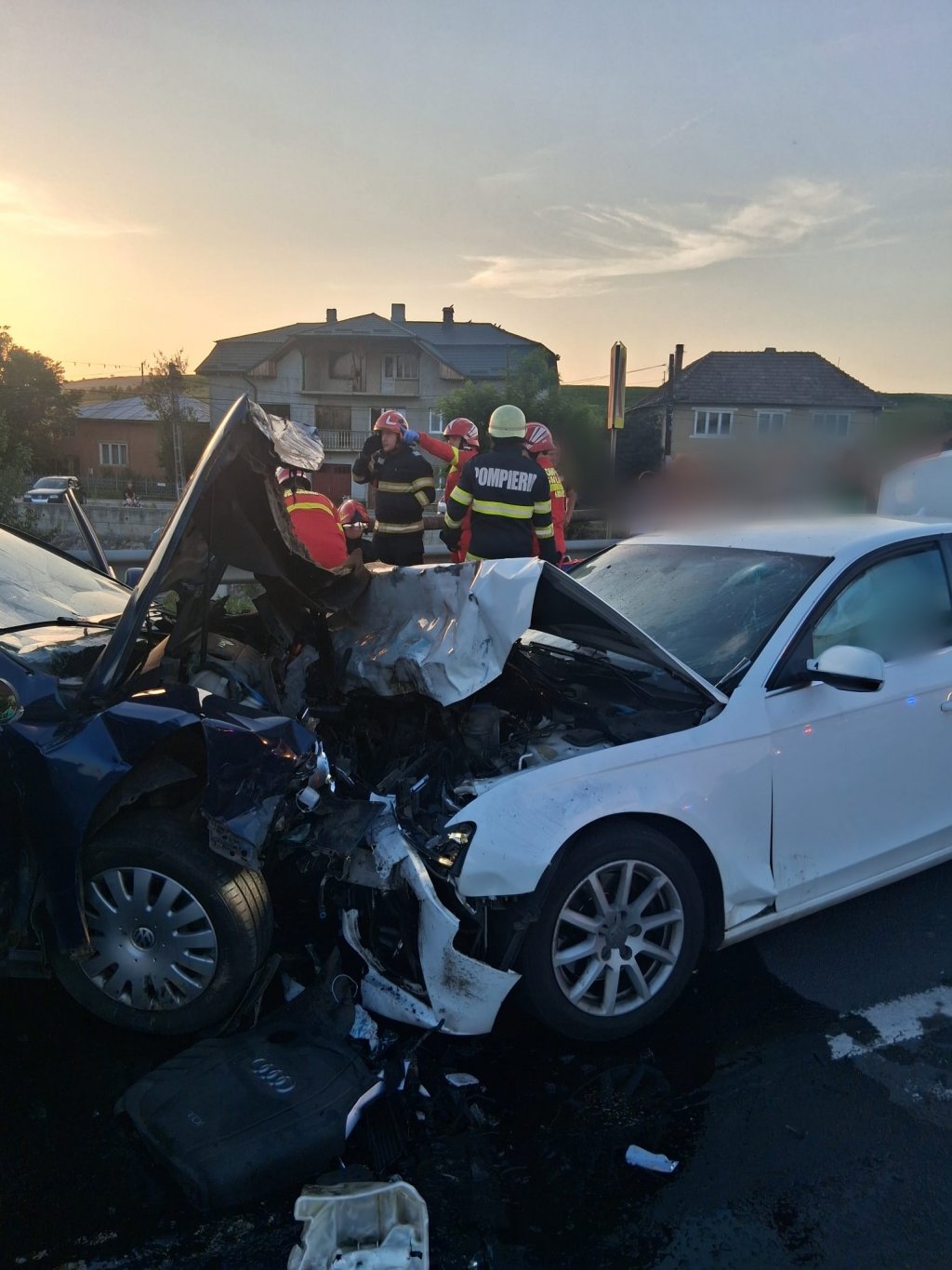 ACCIDENT grav în Cluj cu victime încarcerate. A fost solicitat și elicopterul SMURD