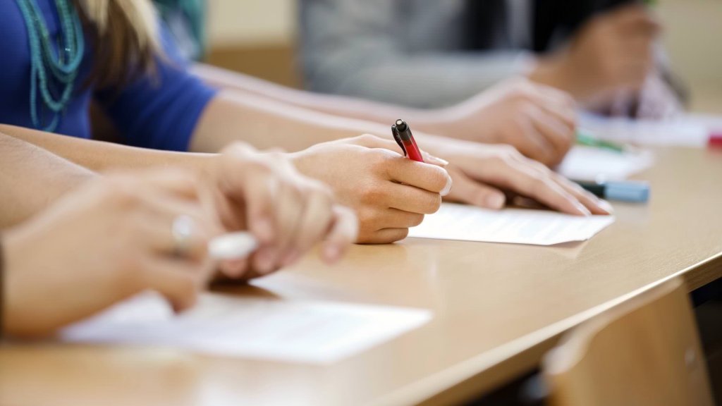 Evaluarea Națională la Cluj: Matematica a făcut diferența între elevii de top/ Cele mai multe note maxime, la Română
