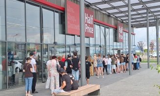 S-a deschis magazinul Half Price din cadrul URBANO Shopping & Living. Clujenii au stat la coadă să prindă ofertele