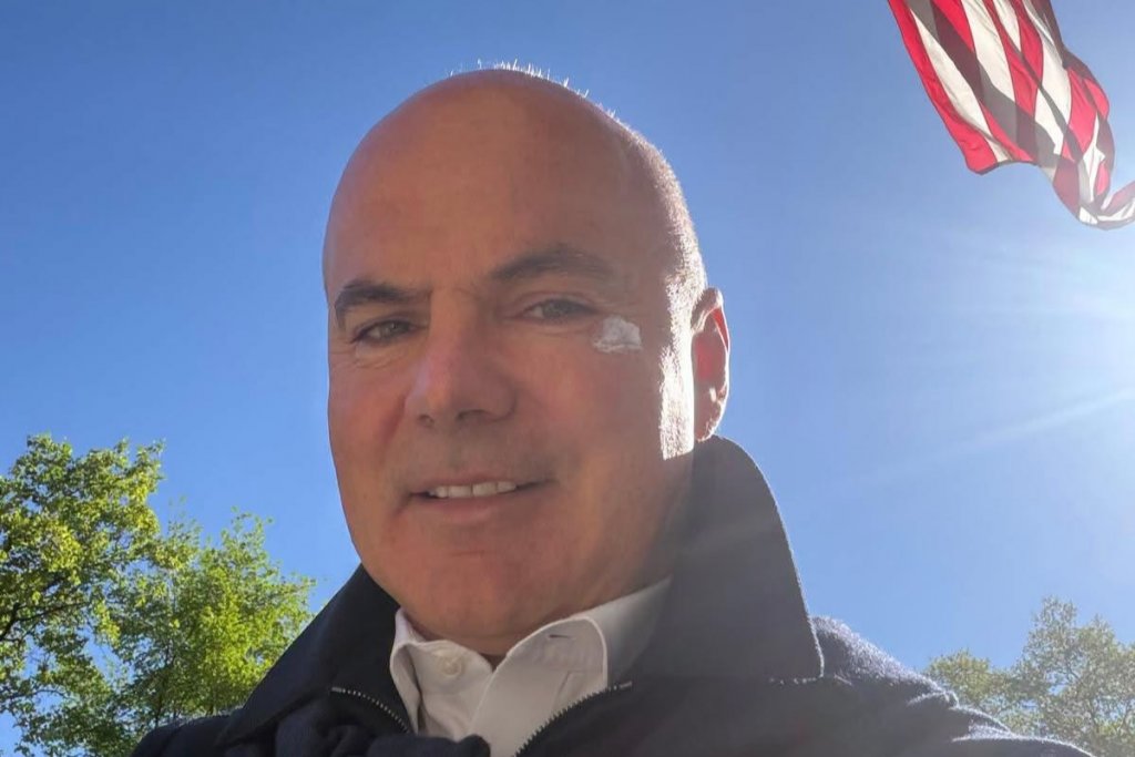 Rareș Bogdan: "10 motive să iubești la nebunie SUA. La mulți ani, USA!"