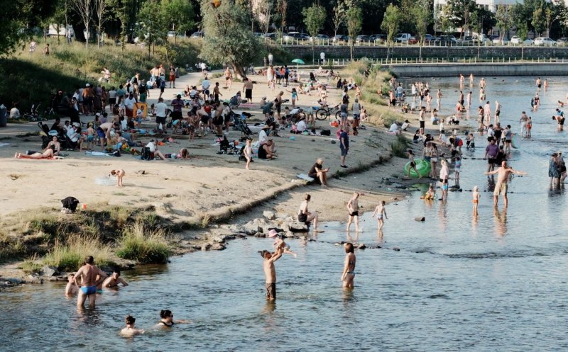 Avertisment pentru clujeni: „Nu intrați în apa Someșului la plaja Grigorescu”. Subprefectul publică imagini cu poluarea din Florești