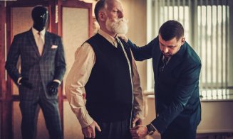 Costume la comandă și țesături premium: ce face diferența între un costum de raft și unul construit pentru tine
