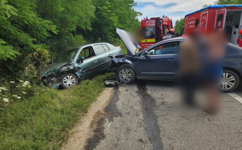 Accident grav pe un drum din Cluj: doi oameni au fost răniți după un impact între două autoturisme. Ce spun polițiștii