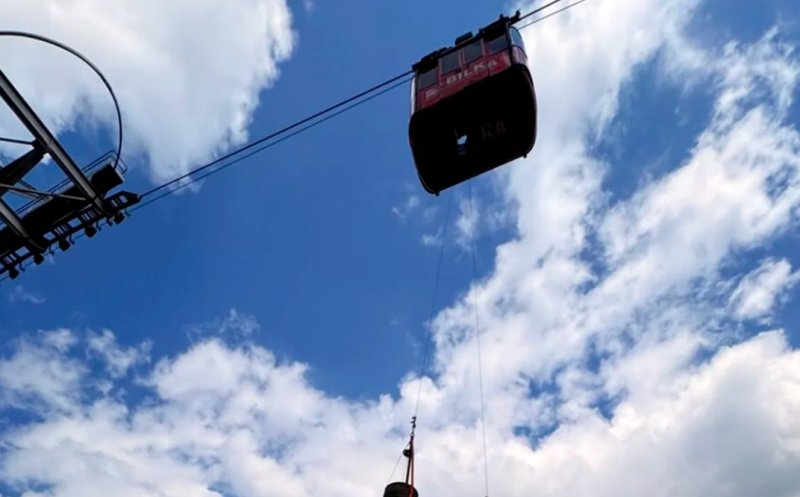 18 turiști au rămas blocați în telecabina de la Bâlea. Salvamont intervine în două misiuni simultane