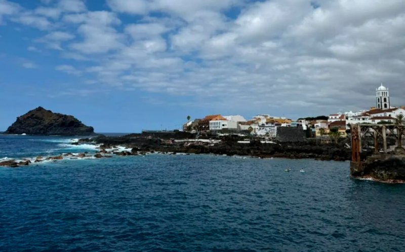 Insula care a depășit Santorini și Mykonos. Destinația surpriză, desemnată cea mai bună pentru vacanța de vară