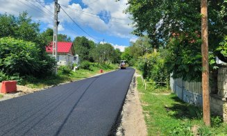 Asfalt pe un drum din Cluj preluat recent de Consiliul Județean