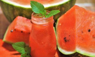 Băutura verii, gata în 5 minute. Smoothie-ul răcoritor care îți dă energie și te hidratează în zilele caniculare
