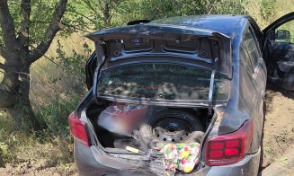 Accident în Cluj, între două mașini. Șase persoane, inclusiv doi copii, transportate la spital