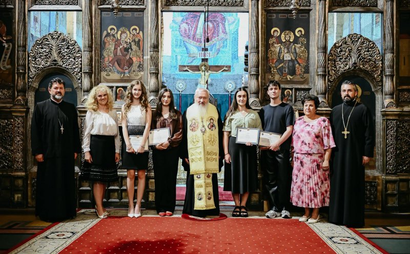 Mitropolitul Andrei i-a premiat pe cei patru elevi din Cluj care au luat Bacalaureatul cu 10