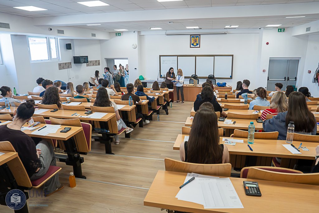 Admitere UMF Cluj 2026: peste 2.000 de candidați, trei note de 10 și concurență ridicată la cele mai căutate specializări