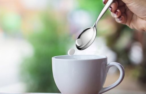 Cercetătorii trag un semnal de alarmă: un îndulcitor popular ar putea afecta creierul și favoriza AVC-ul