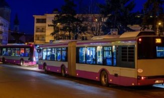 "Au vrut să-mi taie cureaua genții!”. O clujeancă povestește cum a scăpat de hoți într-un troleibuz