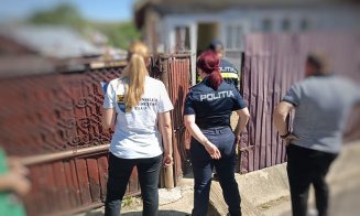 Acțiune fără precedent într-o comună din Cluj! Polițiștii au verificat câinii din gospodării și au dat avertismente
