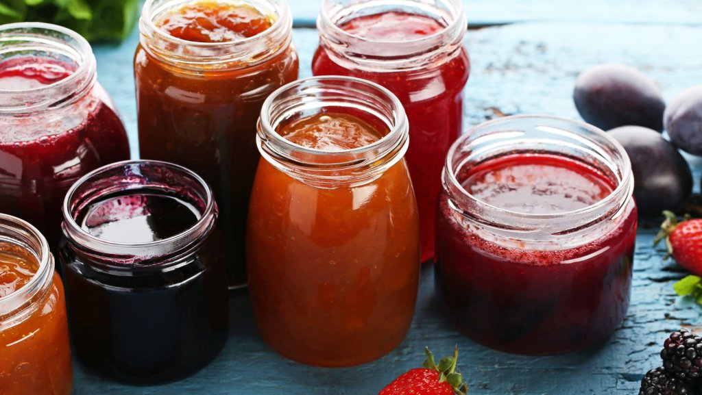 Unde găsești fructe ieftine pentru gem și compot. Lista prețurilor din piața de la Dezmir: cât costă cireșele, caisele și vișinele direct de la producători