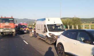 Șofer din Cluj, implicat într-un ACCIDENT în lanț pe A1. Patru persoane au ajuns la spital / Cum s-a produs incidentul