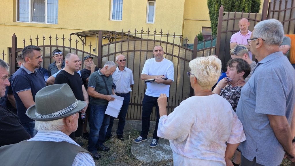 Viceprimarul Dan Tarcea, audiență în stradă cu cetățenii din Iris. Ce au discutat