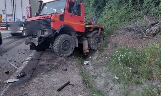 ACCIDENT pe un drum din Cluj: 2 victime după un impact între un TIR și o autoutilitară