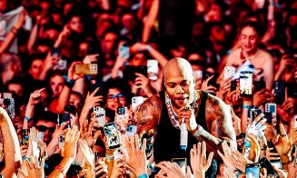 Trandafiri cu pupici de la FLO RIDA într-un show de senzație la UNTOLD. Zeci de fani urcați pe Main Stage