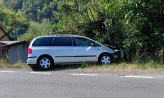 Accident rutier GRAV în Cluj: cinci persoane, între care un copil, transportate la spital