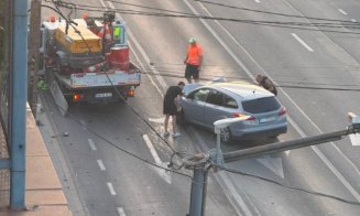Accident între un autoturism și o autoutilitară pe Calea Baciului din Cluj-Napoca. O femeie a ajuns la spital