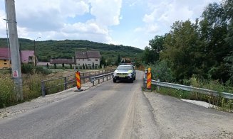 Vechiul pod din localitatea Mica a fost demolat și va fi construit unul nou / Cum se va desfășura circulația