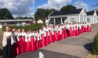 Au cântat la... sticle și au luat aurul la ”World Choir Games” 2026 din Suedia / Corul "Junior Vip" din Cluj-Napoca a impresionat cu instrum