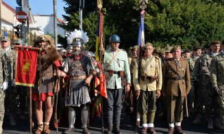Militarii au defilat în centrul Clujului, la 110 ani de la înființarea Armatei a 4-a de Nord