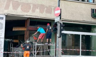 "Termopane albe" la Librăria Universității din centrul Clujului