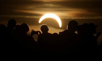 Ai urmărit eclipsa? Cum îți dai seama dacă ți-a afectat ochii
