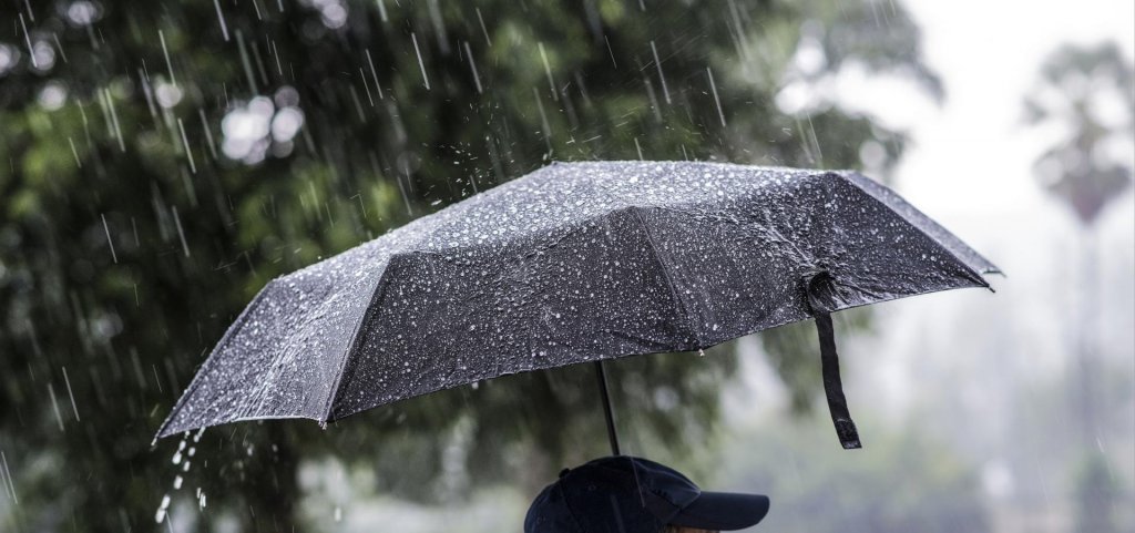 După caniculă vin ploile. Temperaturile scad, de marți, în toată țara