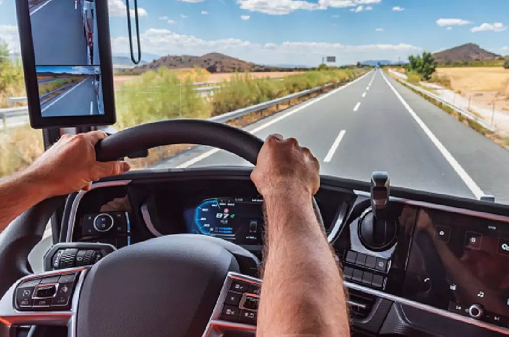Șofer de TIR prins beat la volan pe Autostrada A3 / Ce alcoolemie avea