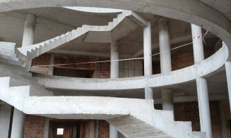 IMAGINI noi cu lucrările de pe șantierul noii școli din comuna Florești / Echipele de constructori au fost în concediu