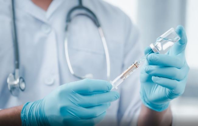 Noi speranțe! Un vaccin mRNA personalizat ar putea schimba lupta împotriva cancerului. Primele rezultate la pacienții cu melanom