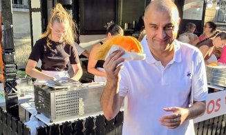 Viceprimarul Tarcea, la un lángos și kürtőskalács de Zilele Culturale Maghiare: „Fac parte din identitatea Clujului”