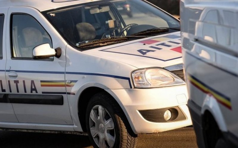 Sălăjan "parcat" la răcoare de polițiștii clujeni. L-au prins băut, fără permis, pe un moped cu seria de șasiu ștearsă