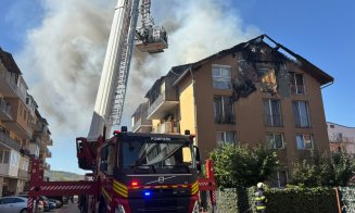 Incendiu violent la un bloc din Florești: patru apartamente și acoperișul, mistuite de flăcări