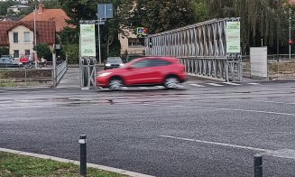 Patinoar pentru pietoni la primii stropi de ploaie pe noul pod provizoriu care leagă Grigorescu de restul orașului