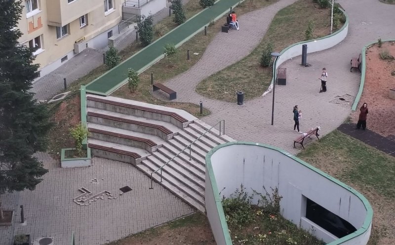 ”Meșterii Manole” din Mănăștur sau joaca de-a vandalizarea domeniului public / ”Efectiv am rămas afiș când am văzut...”
