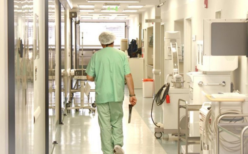 Microplastice găsite în plămânii bolnavilor de cancer. Cercetătorii trag un semnal de alarmă