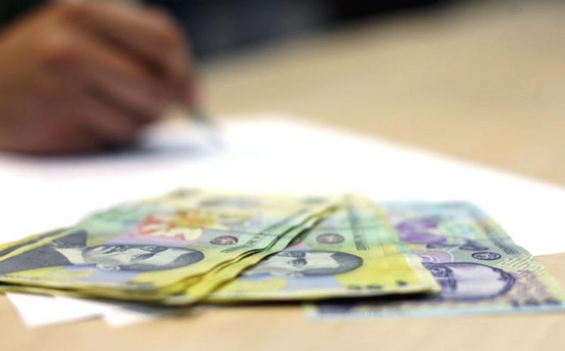 450 de lei pe lună pentru elevii cu rezultate bune. Cine poate primi bursa de merit în noul an școlar