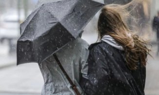 Gata cu temperaturile ca de vară! Vremea se schimbă brusc: meteorologii anunță frig, ploi, lapoviță și chiar ninsori