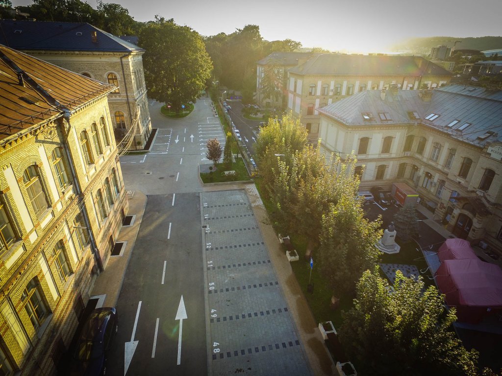 „Muzica vindecă” la Cluj. Concert extraordinar pentru pacienți și medici, în curtea Spitalului Județean