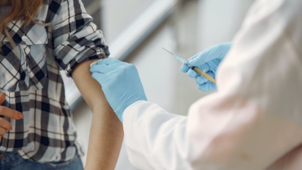 Interes tot mai mare pentru vaccinul HPV în România: „A crescut substanțial”