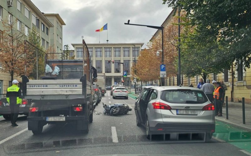 Accident în centrul Clujului. Un scuter a fost implicat / Circulația a fost afectată