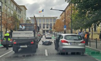 Accident în centrul Clujului. Un scuter a fost implicat / Circulația a fost afectată