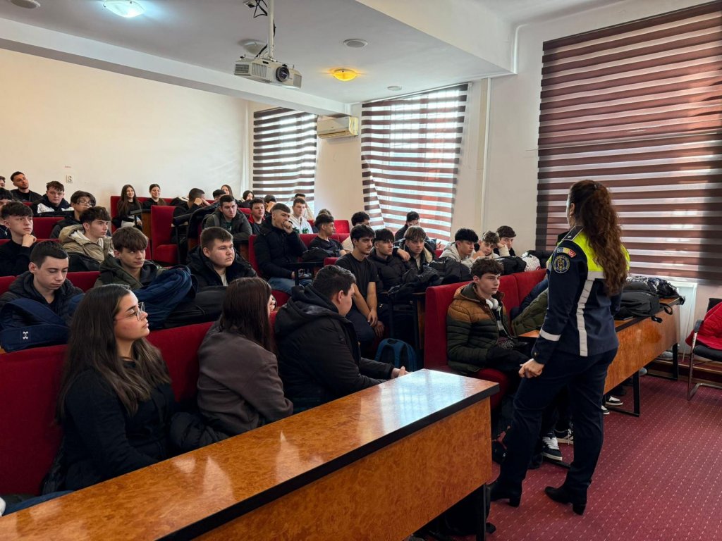 Peste 1.200 de acțiuni pentru siguranța elevilor. Ce pregătește Poliția Cluj pentru noul an școlar