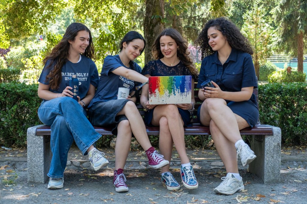 Premieră la Cluj: studenții UBB își pot dovedi calitatea de student direct de pe telefon