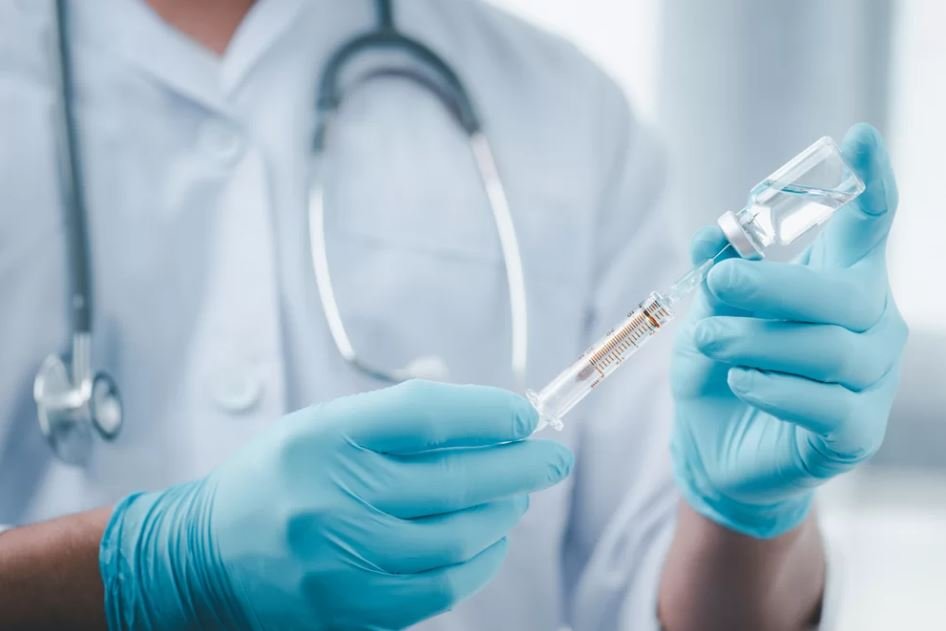 Începe sezonul vaccinării antigripale. Cine are dreptul la vaccin gratuit și cine îl poate lua compensat