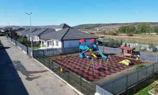 Două parcuri noi pentru copii, la Jucu. Unde au fost amenajate
