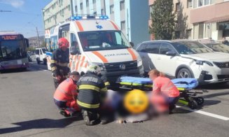 Accident grav pe Bulevardul Muncii din Cluj-Napoca. Un tânăr de 21 de ani a fost lovit de o mașină